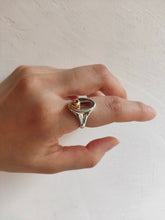 MOVEMENT signet heart ring