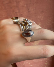 MOVEMENT SIGNET RING - heart diamond pave