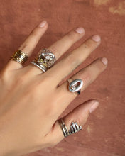 MOVEMENT SIGNET RING - diamond