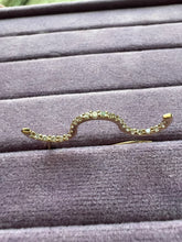 Wavy Diamond hook stud pierce