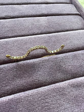 Wavy Diamond hook stud pierce