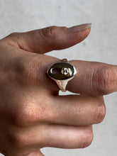 MOVEMENT signet diamond ring